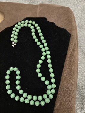 Sarah Coventry Mint Green Ribbed Bead Necklace